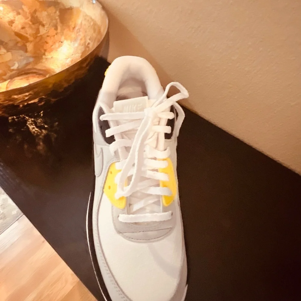 Nike Air Max 90 LV8 Sneakers. No tags but never worn . - Picture 2 of 6